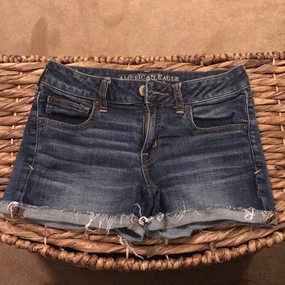 American Eagle “shortie”  jean shorts size 4 - Picture 1 of 4
